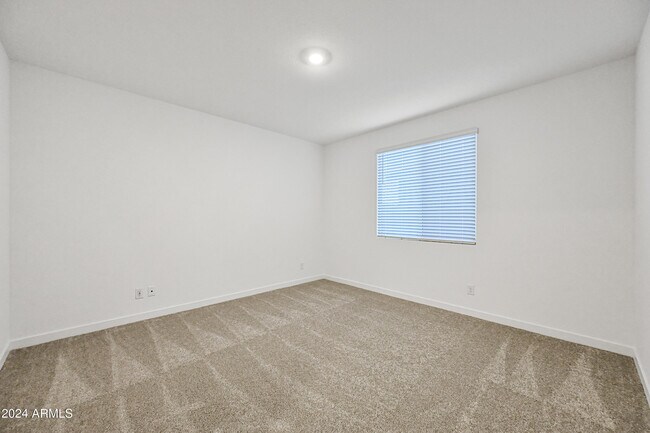 Building Photo - 7574 W Jackrabbit Ln
