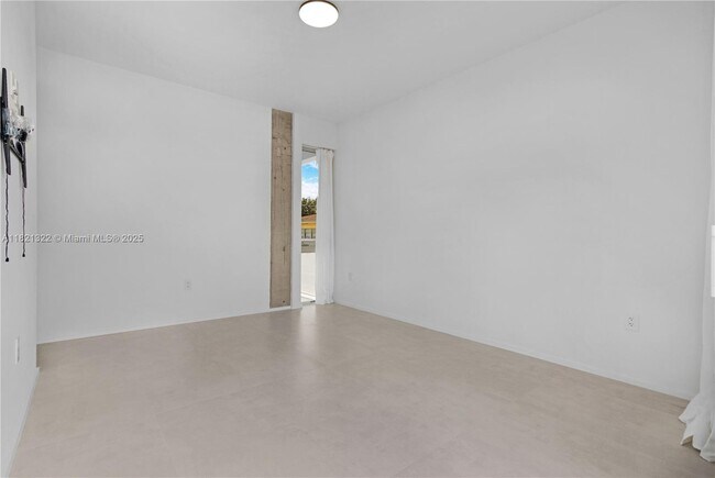 Building Photo - 4432 W Flagler St