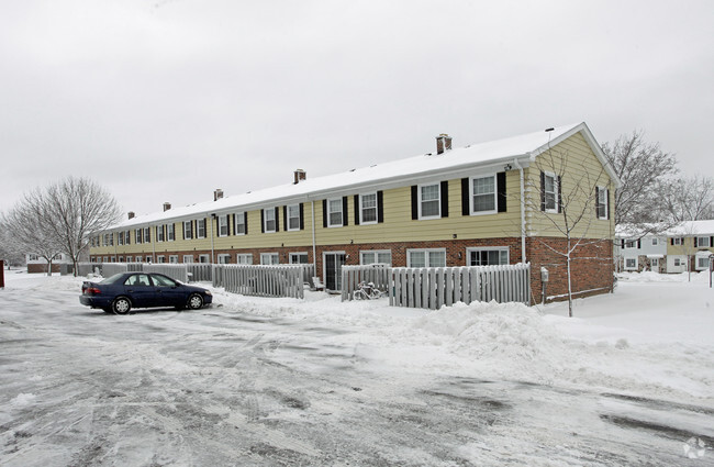 Building Photo - River Lane Townhouses