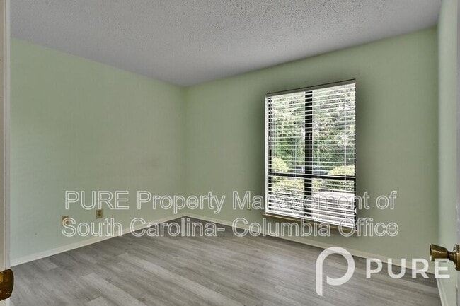 Building Photo - 207 Weddell St