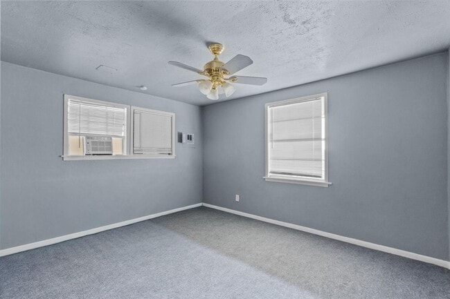 Building Photo - Cute 2 Bedroom/ 1 Bath in the Heart of Galveston