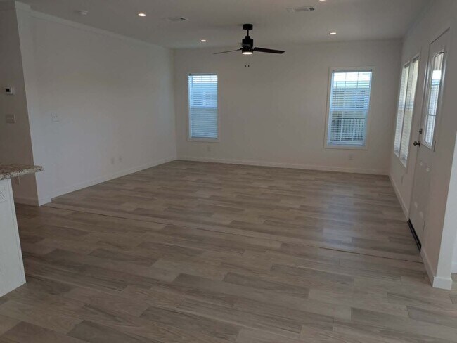 Building Photo - 5702 Blue Harbor Dr