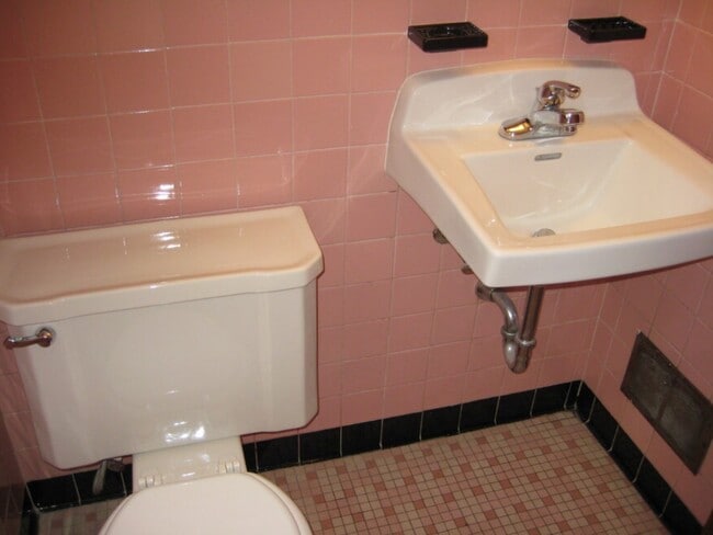 Building Photo - 2932 Drew Ave S