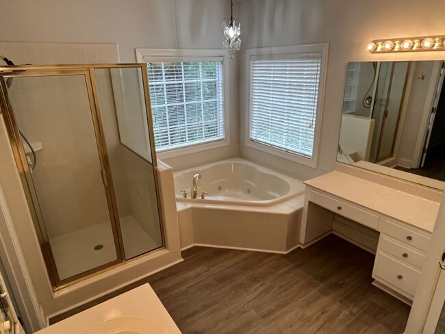 Building Photo - Refreshed 4 Bed home in Ballantyne