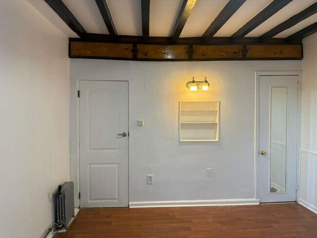 Building Photo - 9005 Riverside Pl