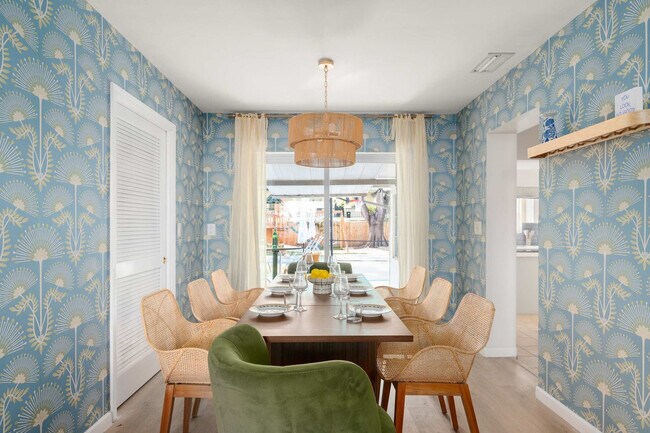 Building Photo - 84 21st Terrace SE