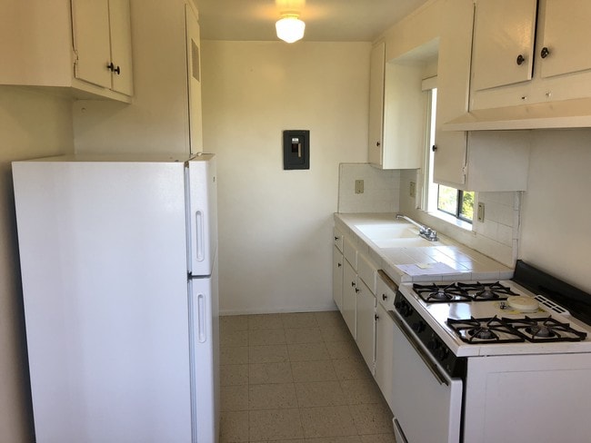 Kitchen - 1933 12th St