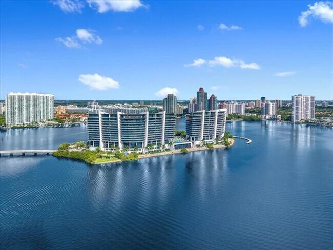 Building Photo - 5500 Island Estates Dr