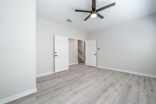 Building Photo - 303 E 38th St