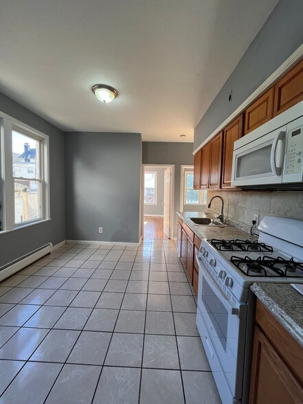 Primary Photo - 12 E 36th St