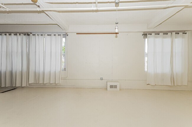 Building Photo - 2 Bedroom Condo Available In West Clawson Lofts!