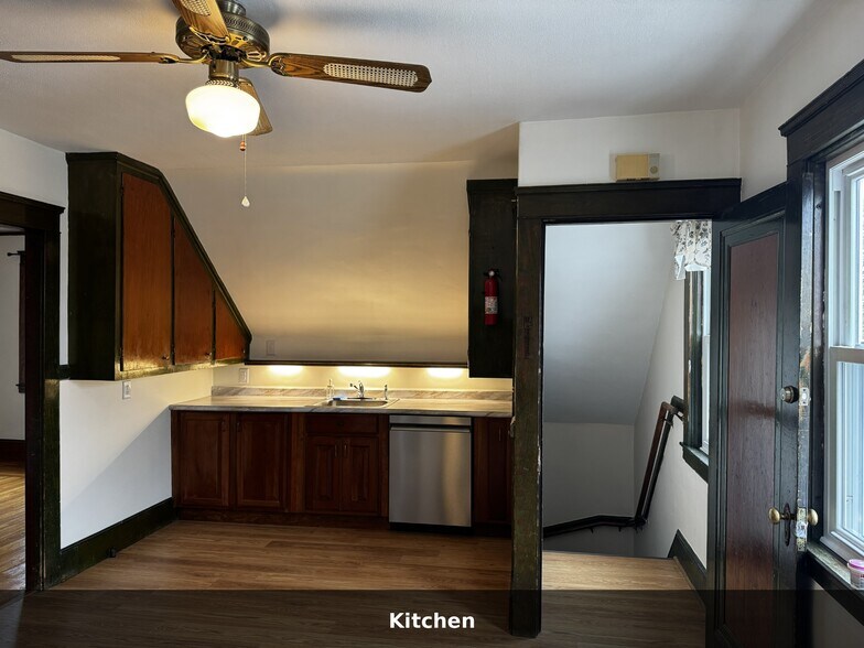 Kitchen Entry - 508 Woodward Rd