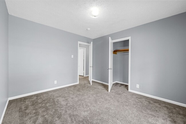 Building Photo - 3 Bedroom Pet Friendly Home For Rent!