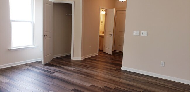 Building Photo - 157 Woodford Reserve Ct