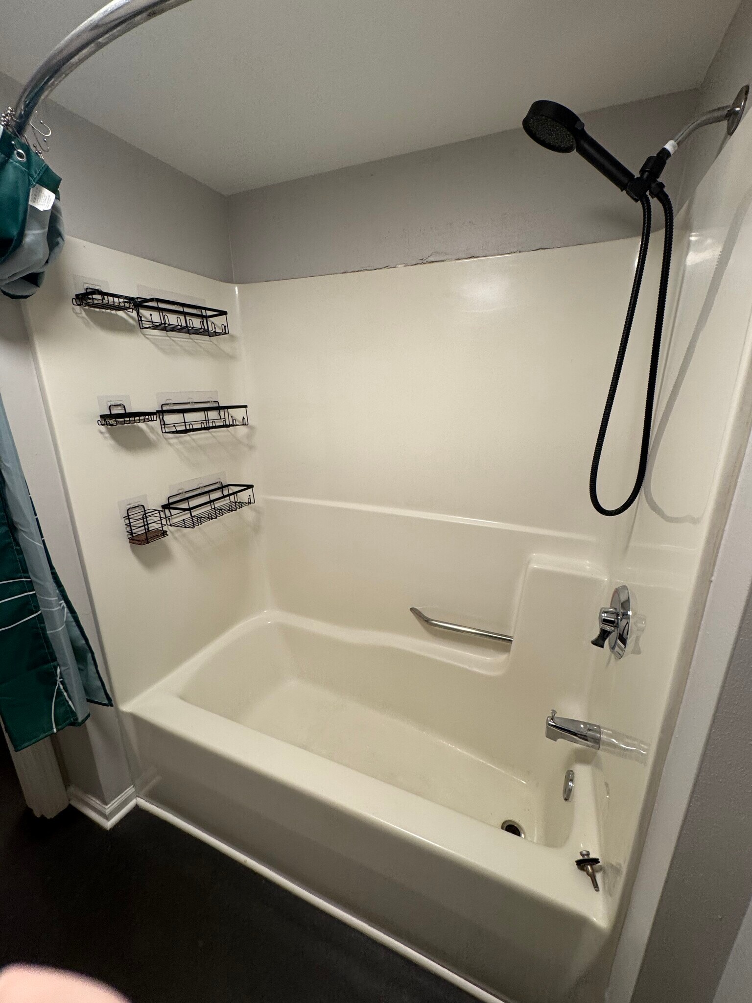 Tub - 270 E Highland Ave