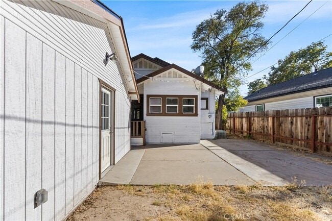 Building Photo - 77 E Main St