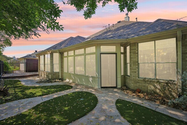 Building Photo - 8822 Ballinger Dr