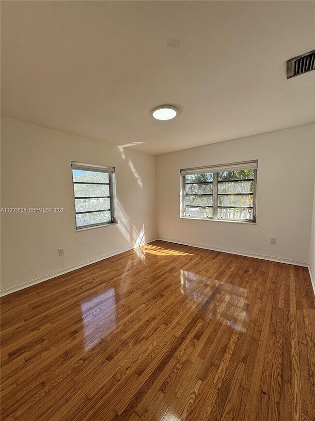 Building Photo - 5353 SW 6th St