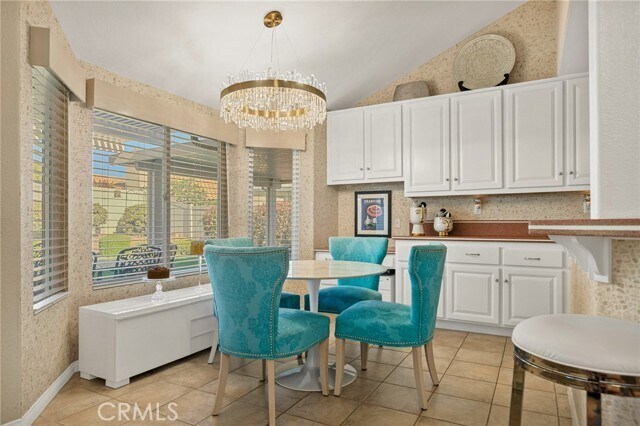 Building Photo - 1521 Fairway Oaks Ave