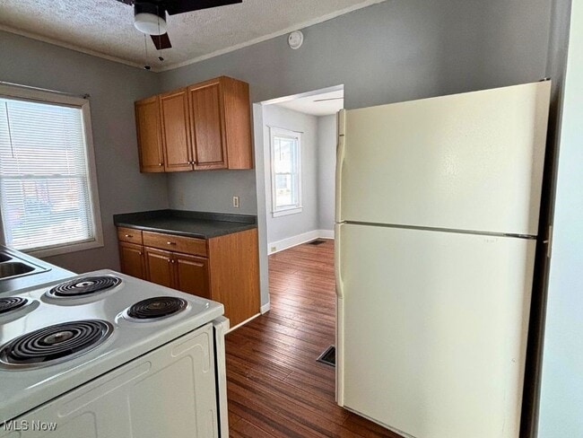 Building Photo - 151 Chestnut St