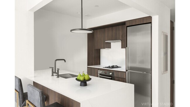 Building Photo - 111 Varick St