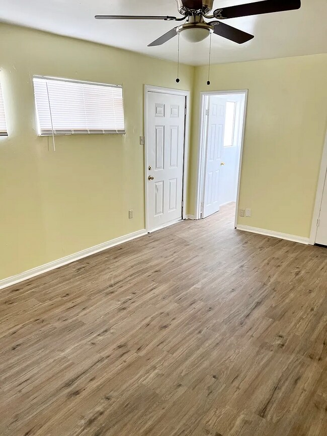 Building Photo - Charming one-bedroom, one-bath house