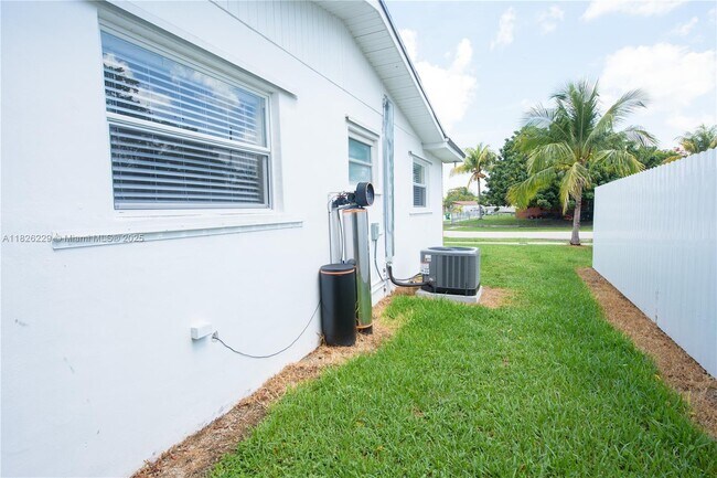 Building Photo - 15410 SW 295th St
