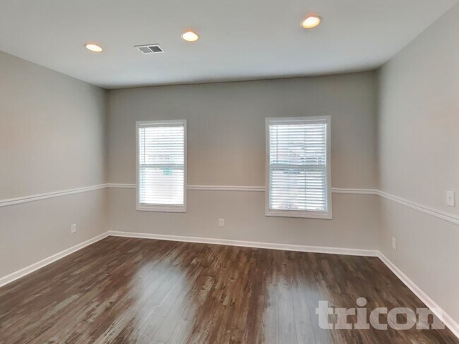 Building Photo - 920 Beverly Ct