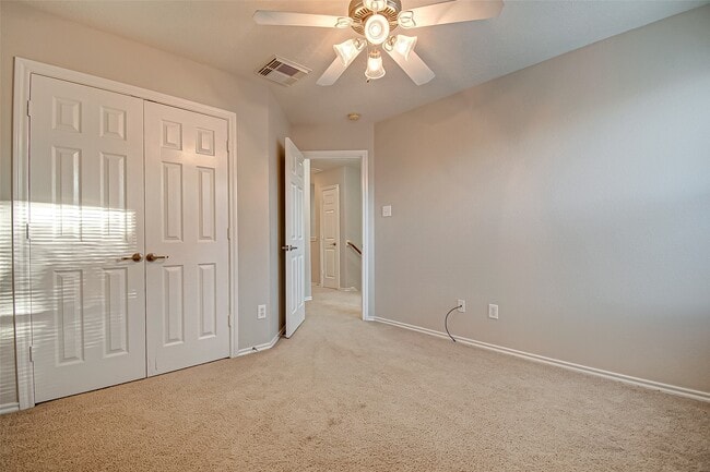 Building Photo - 243 Drake Run Ln