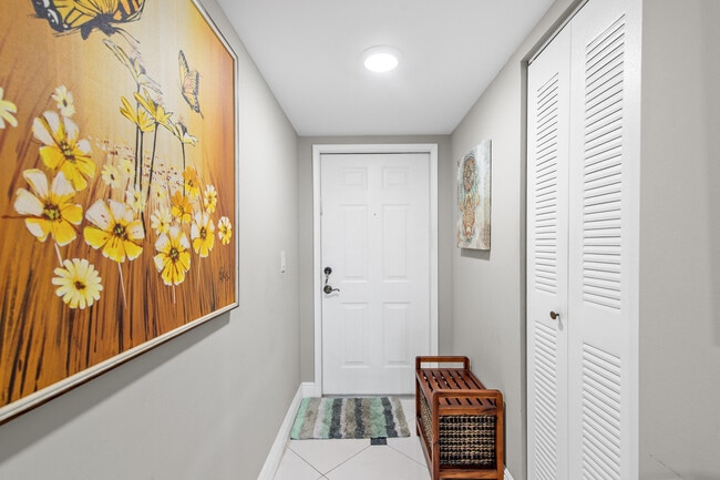 Building Photo - 15355 Lakes of Delray Blvd