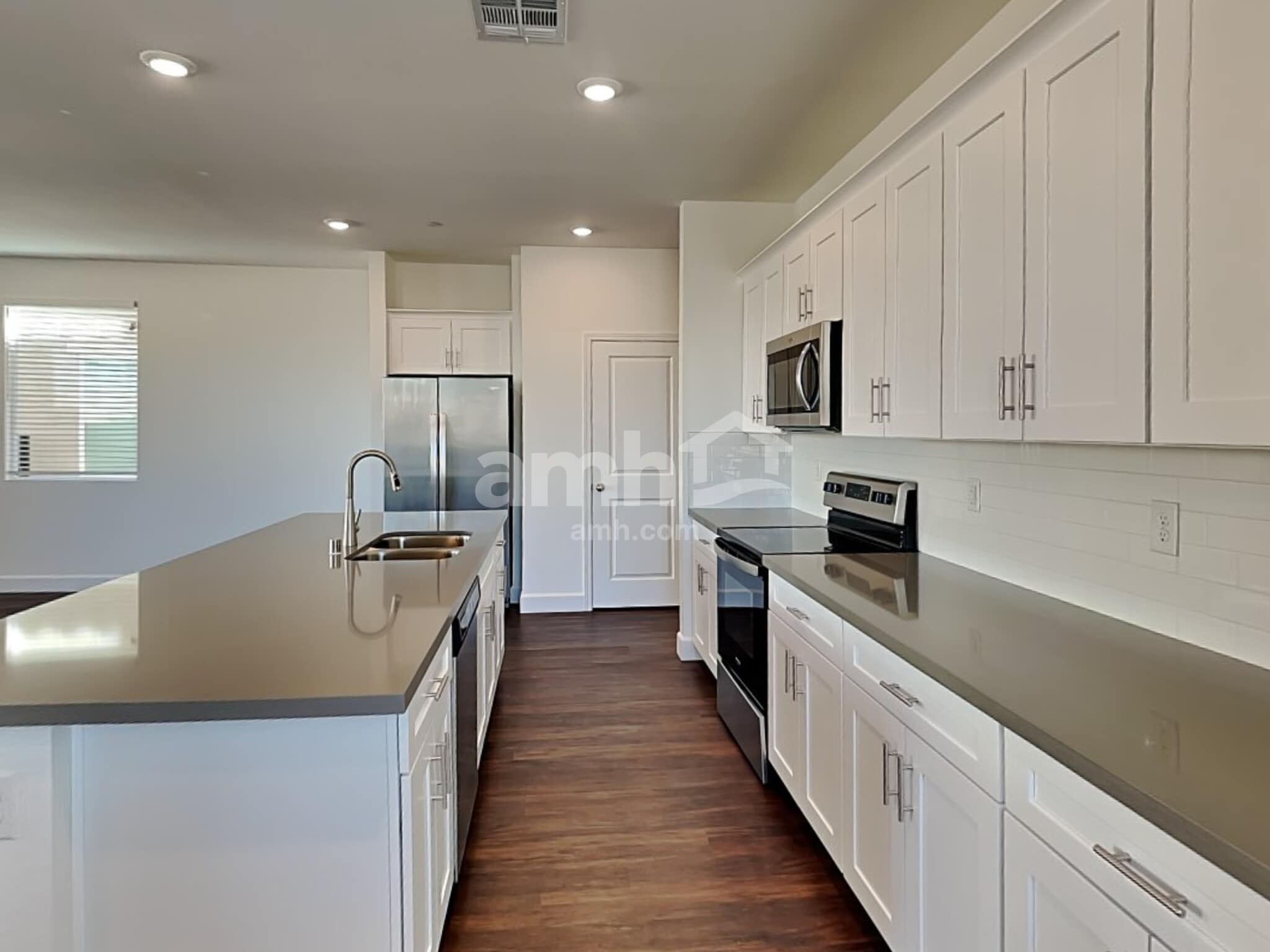 Building Photo - 100 Island Plumeria Ln