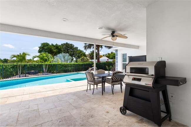 Building Photo - 4902 N Travelers Palm Ln