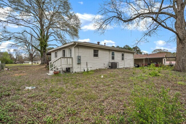 Building Photo - Renovated 4-Bed Home in Pleasant Grove!