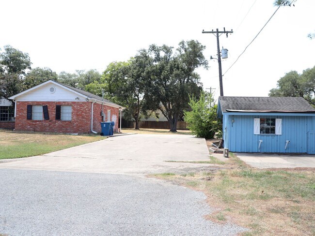 Building Photo - 1605 9th St