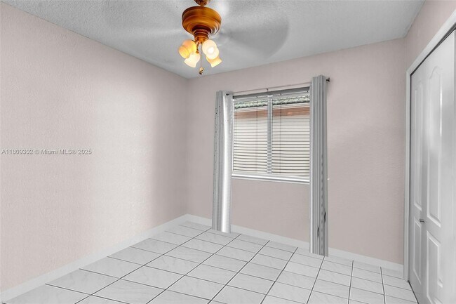 Building Photo - 2767 W 69th Terrace