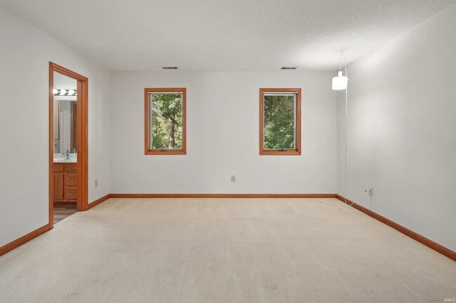 Building Photo - 8115 Calera Dr