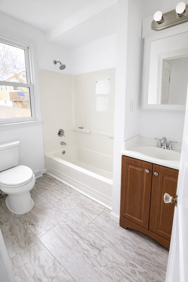 Building Photo - 56 Shady Ln