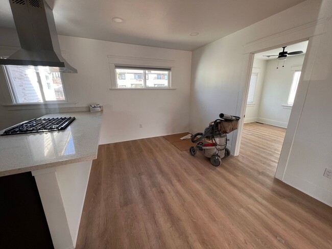 Building Photo - FULLY REMODELED 2BR/1BA home w/ parking an...