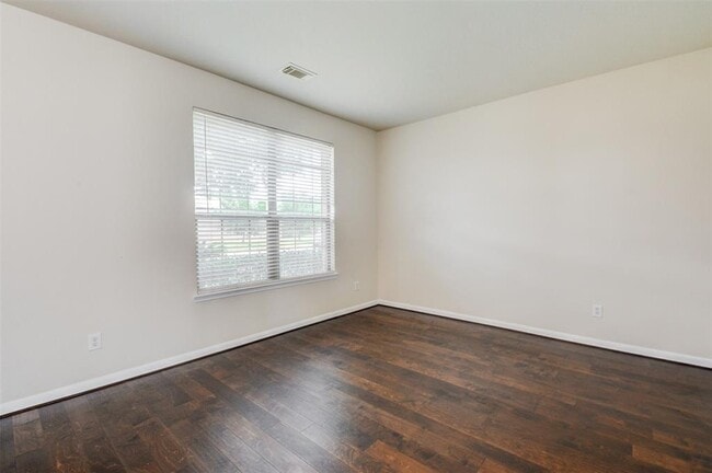 Building Photo - 21515 Pointed Oak Ln