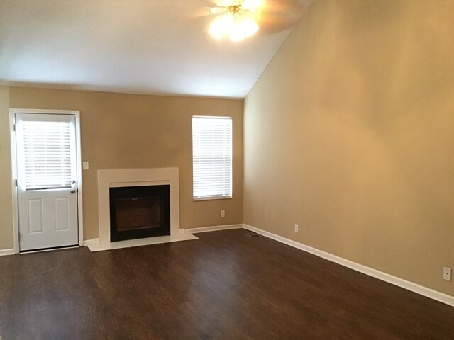 Building Photo - 3494 Sandpiper Dr
