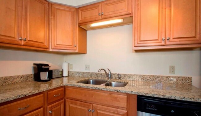 Building Photo - 16 Navigator Ln
