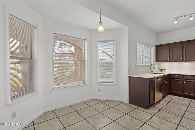 Building Photo - 636 Paseo Hermoso Dr