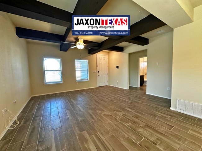 Building Photo - 220 Dora Baltea Pl