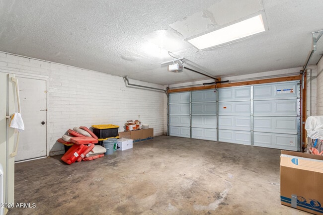 Building Photo - 3312 S Ventura Dr