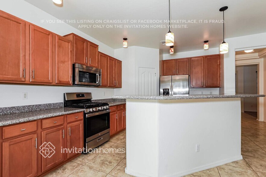 Building Photo - 19335 E Canary Way