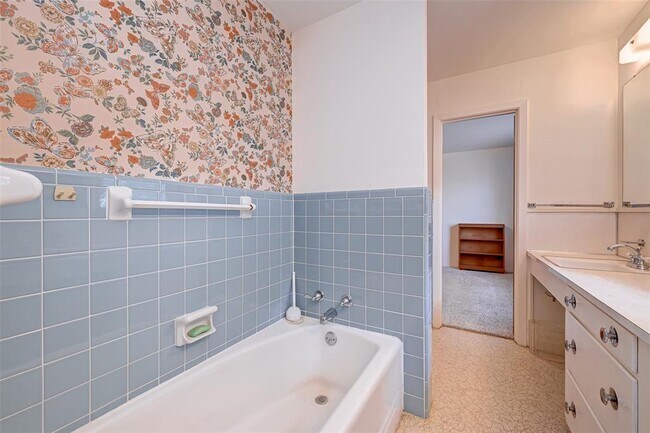 Building Photo - 16711 US-90 ALT