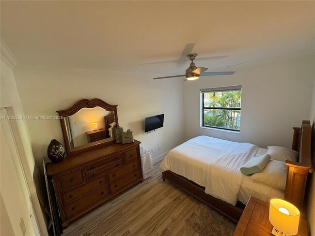 Building Photo - 440 Poinciana Island Dr