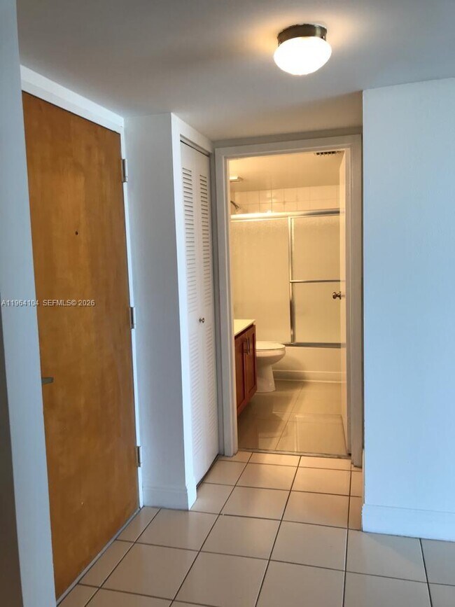 Building Photo - 7601 E Treasure Dr