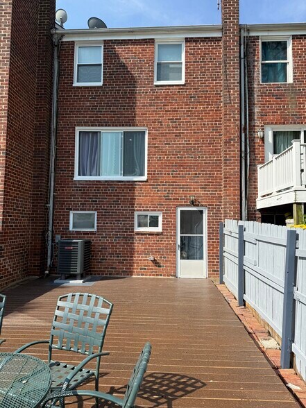 Building Photo - 229 Tennessee Ave