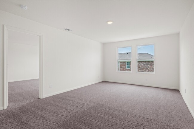 Building Photo - 5932 Sahara Dr